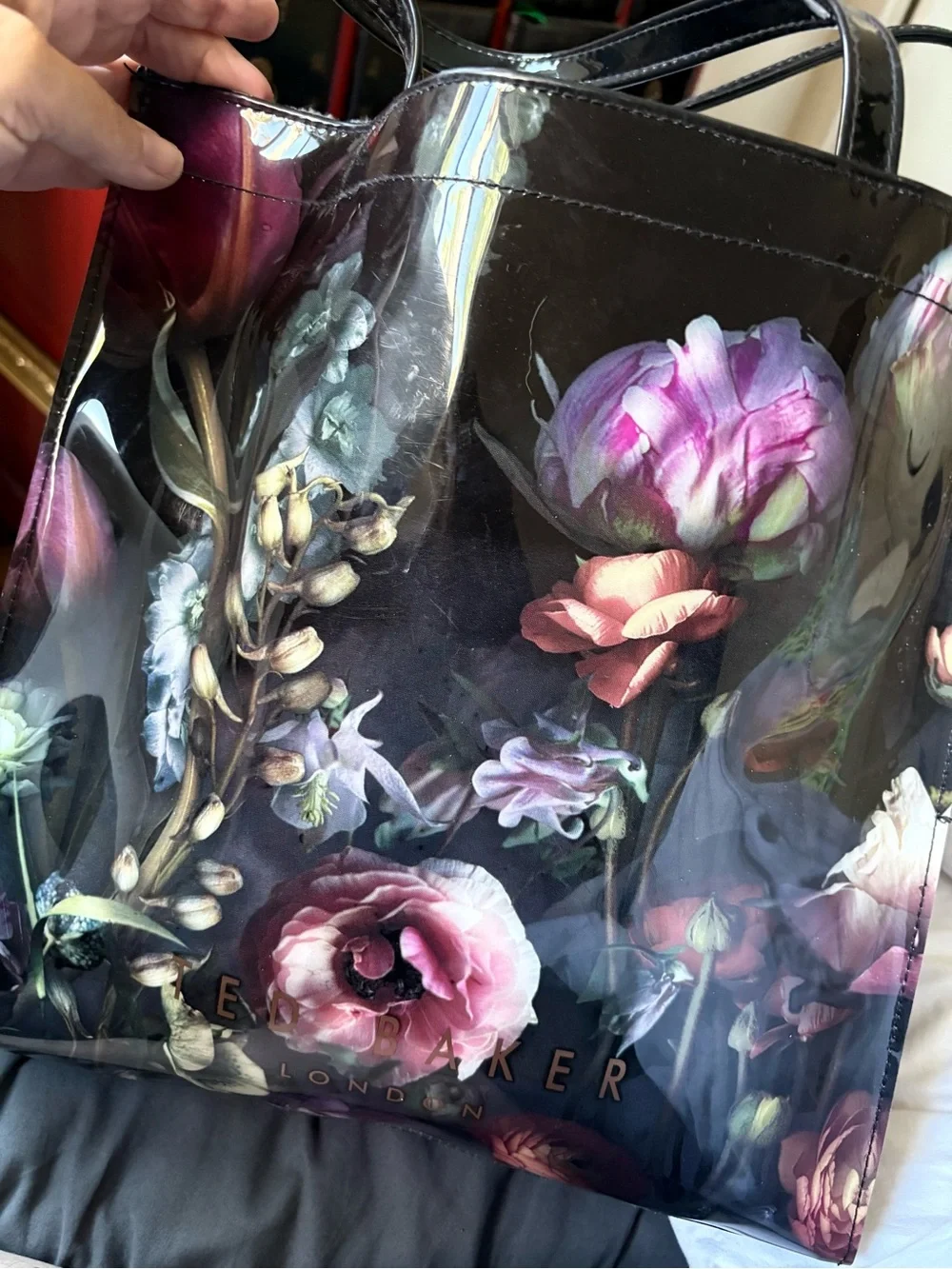 Ted Baker Black Patent Tote with Multicolor Floral Print - Picture 4 of 5